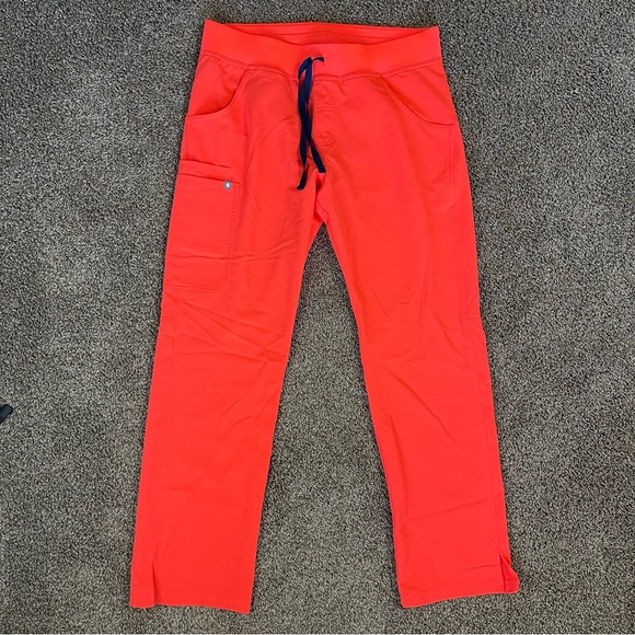 FIGS Scrub Set Fiery Coral Kade Cargo Pants Medium Catarina One Pocket Top Large - Picture 2 of 8